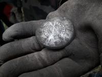 Prace terenowe zmierzające do odkrycia elementów działa Flak 43